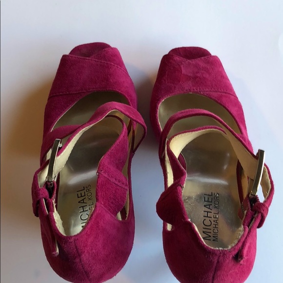 Michael Michael Kors raspberry suede platform pump - Picture 4 of 4